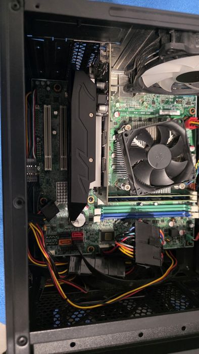 Komputer stacjonarny do grania 16Gb ram, karta 1050Titanium
