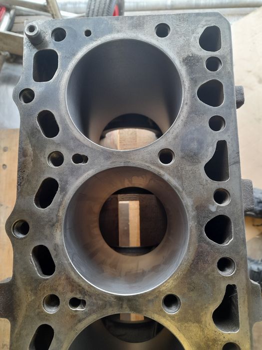 Blok dol silnika iveco daily  2.8