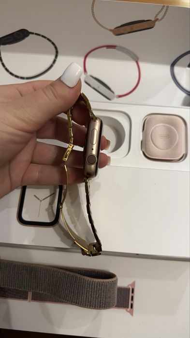 Смарт годинник Apple Watch SERIES 4 Gold Aluminum Case Pink  44MM