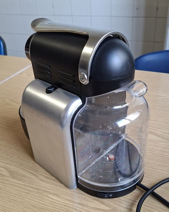 Máquina de café Nespresso Essenza