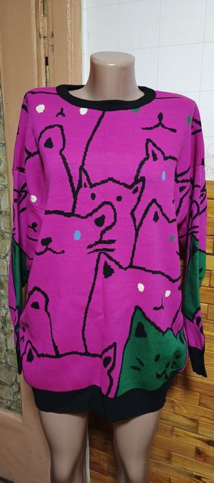 Свитер женский .