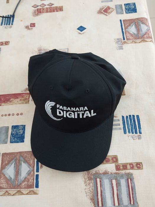 Продам кепку Adidas орігінал