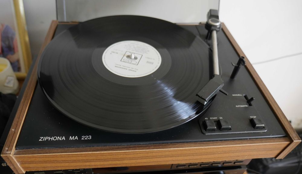 zabytkowy gramofon Ziphona MA 223