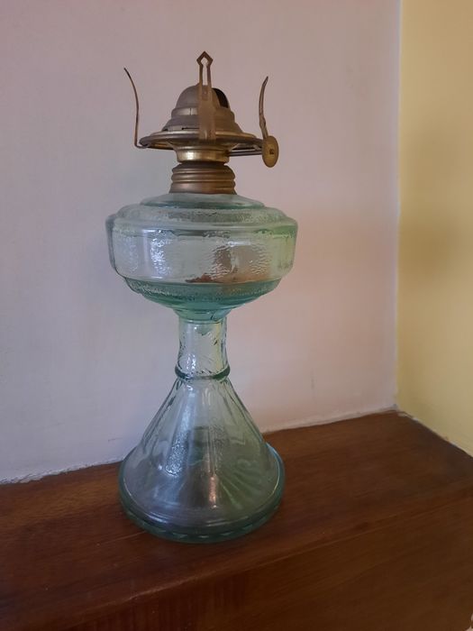 Candeeiro a "petróleo "em vidro antigo