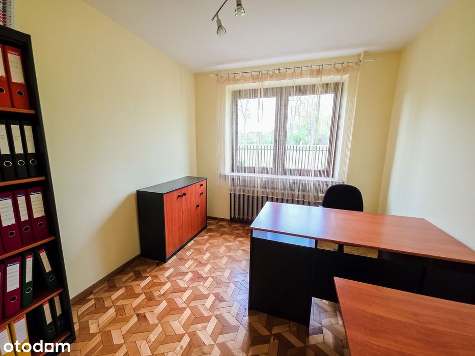 Przestronny dom z dużą działką i budynkiem gospodarczym — Kuznocin
