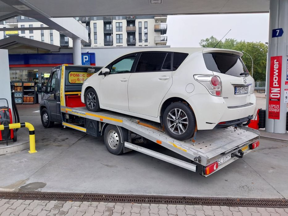 Auto Laweta Pomoc Drogowa Holowanie Transport Bełchatów Wadlew
