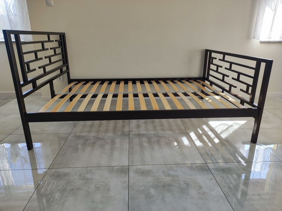 Łóżko metalowe nowoczesne 140x200
