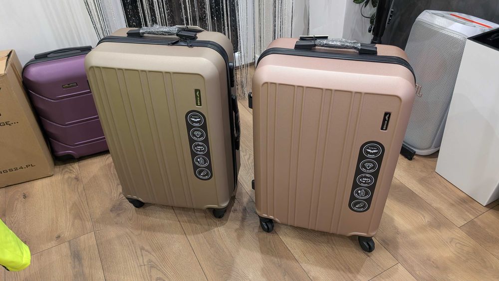 Walizka twarda WINGS 24" model HARRIER nowa