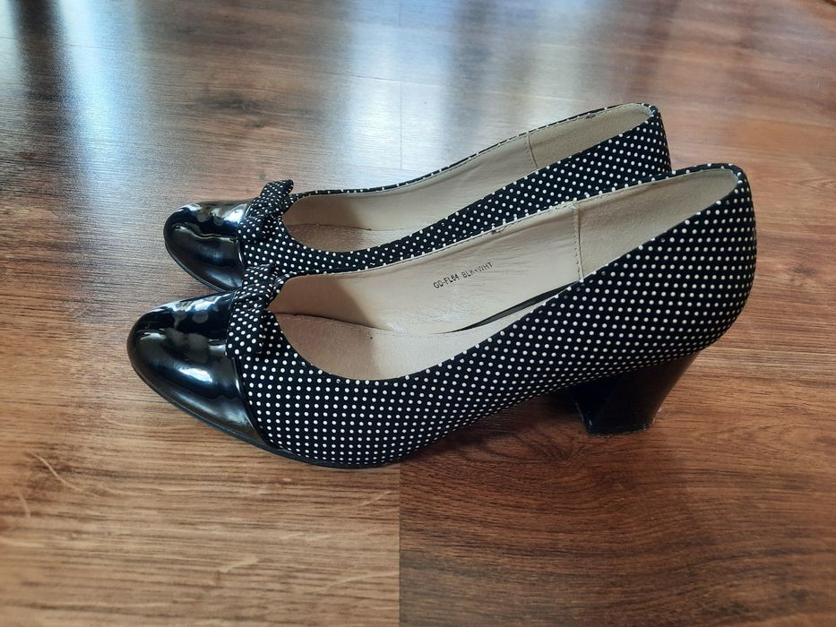 Buty czarne obcas 37