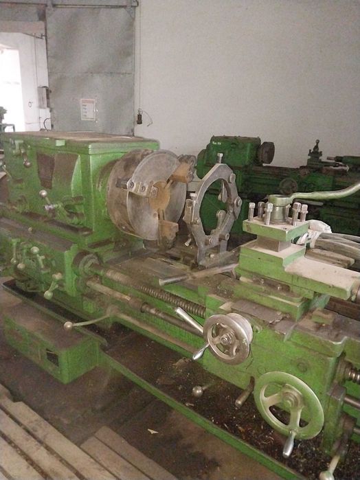Токарний станок 1 М 63