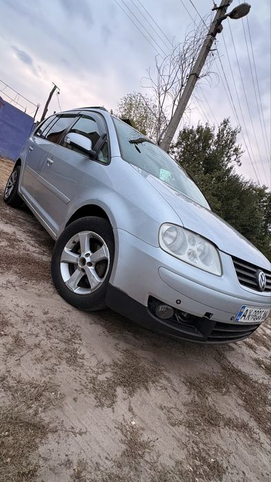 Volkswagen Touran 1.6 FSI