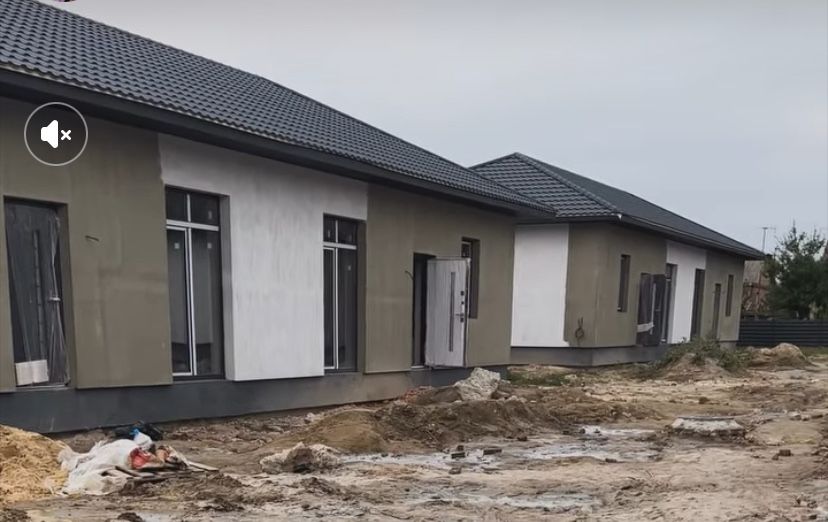 Будинок дуплекс! Асфальтований доїзд !