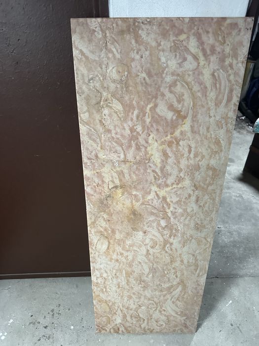 Tampos 2 de movel de sala em pedra cor de rosa