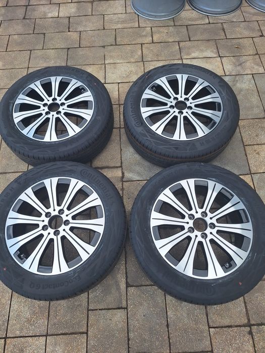 Koła letnie Mercedes EQA EQB 215 60 r18 25r jak nowe