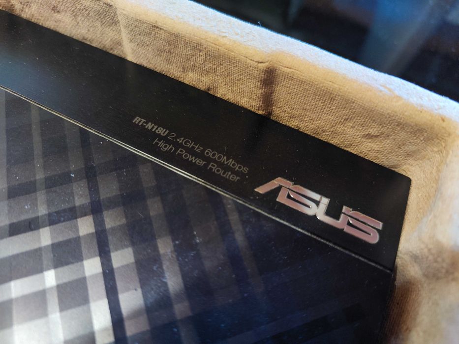 Router ASUS RT-N18U