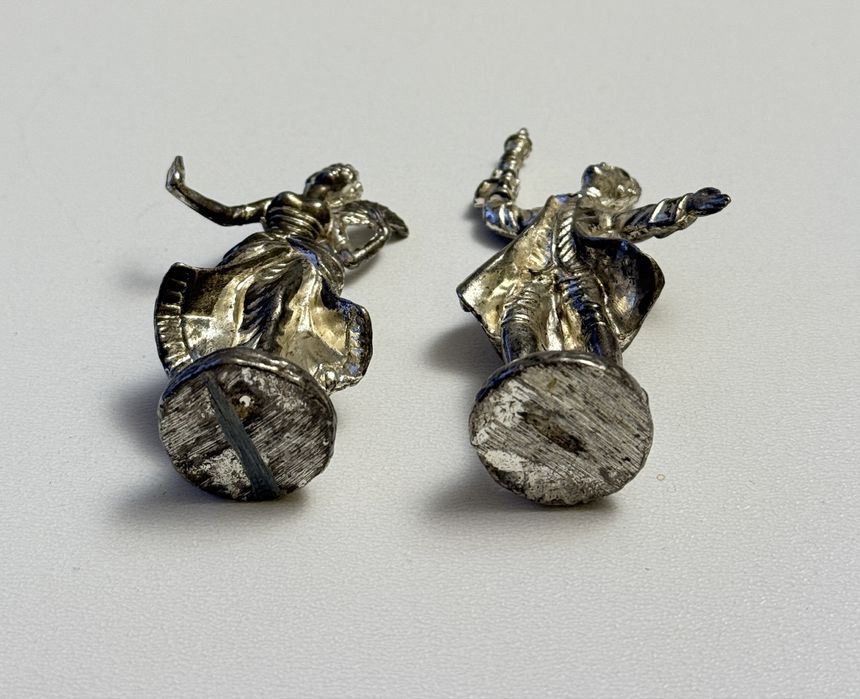 Stare figurki metalowe platerowane kolekcjonerskie para