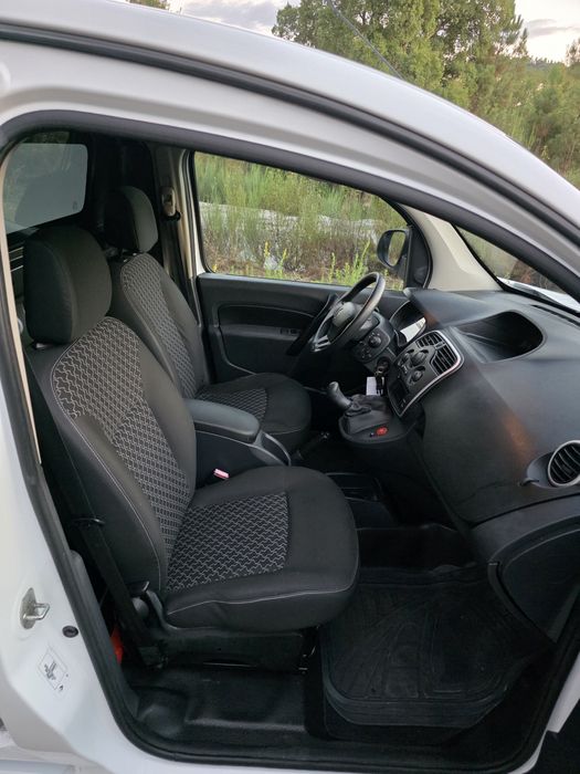 Renault kangoo iva dedutível com garantia