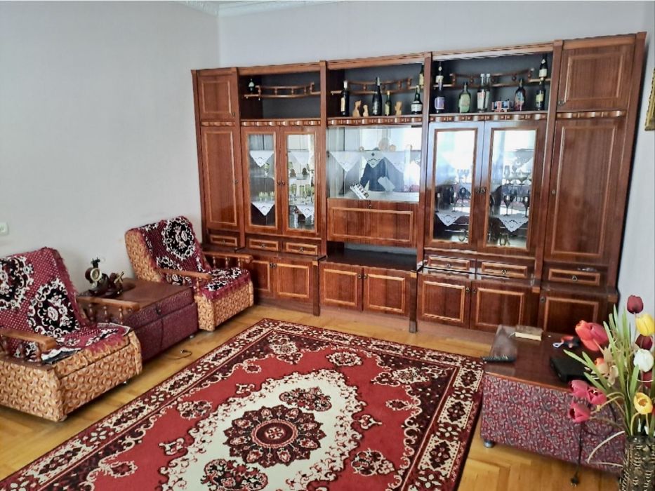 Продається напівособняк в центральній частині міста