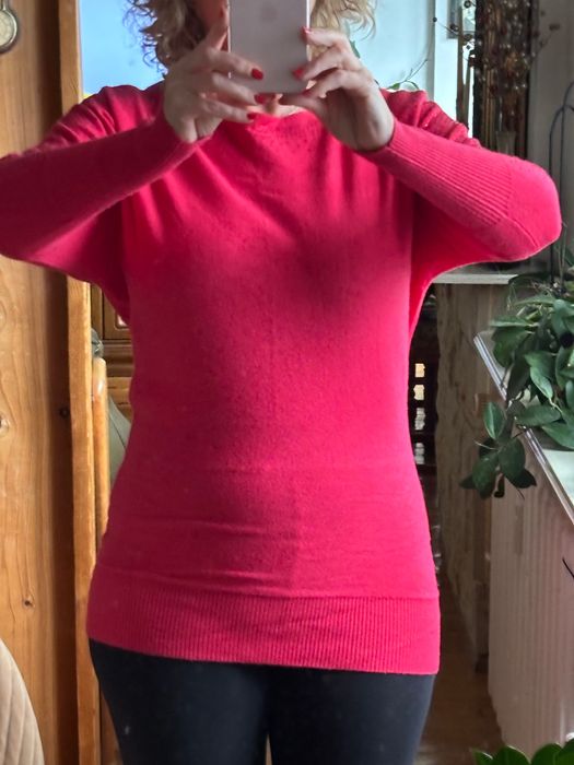 Malinowy sweterek Quiosque