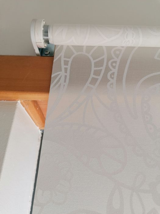 Estore de rolo branco