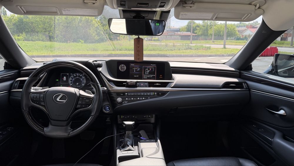 Lexus es 300h 2021