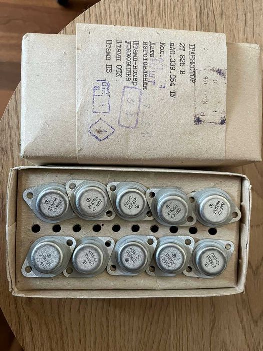 Транзистори 2Т825 (2Т825А, 2Т825ОСМ, 2Т825Б, 2Т825В)
