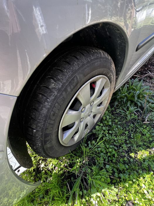 4 Penus COMO NOVOS Jante 15