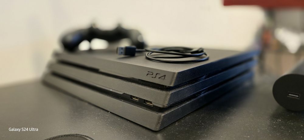 PlayStation 4 Pro 1TB – Modelo CUH-7200 (Última Versão) - PS4 PRO