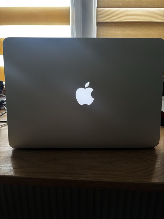 MacBook Air 13 (2017) 8/256 — ідеальний для навчання