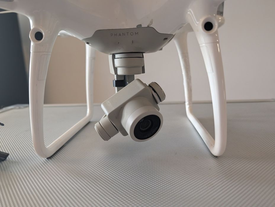 Dron DJI Phantom 4 Pro + walizka i akcesoria