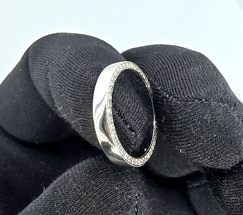 Кольцо с бриллиантовыми дорожками с 2 сторон