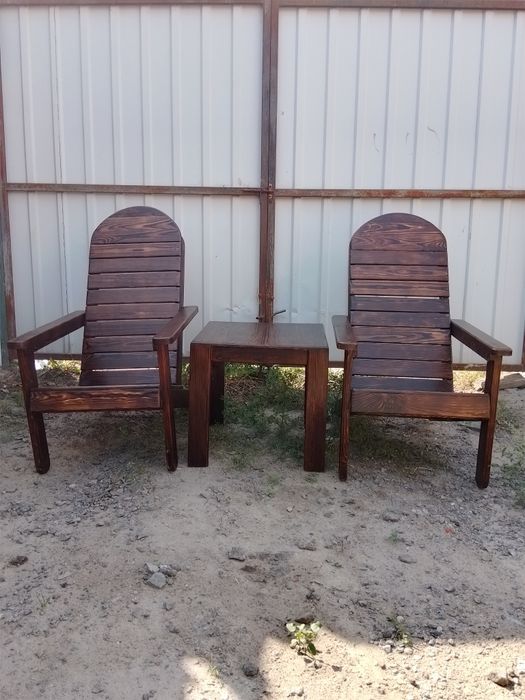 Продам два кресла и столик