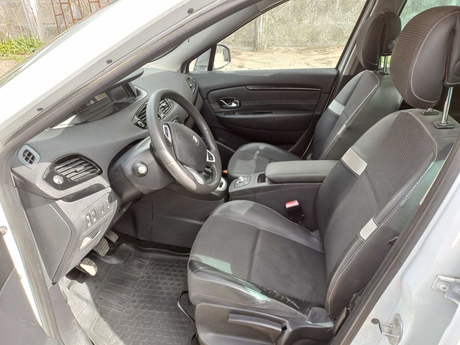 Renault Grand Scenic 2011