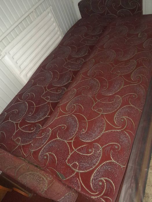 Продам  диван  -книжка  хорошого стану недорого