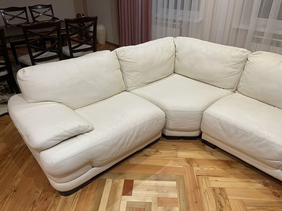 шкіряний диван білий кутовий