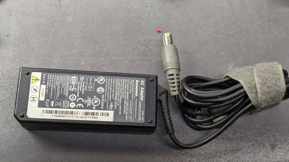 Блок живлення Lenovo 65 W