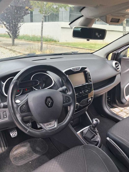 Renaul Clio só 9.000 euros
