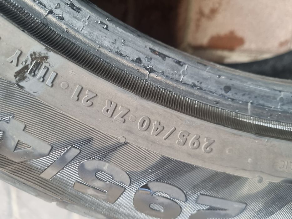 Продам шини 295 40 р 21