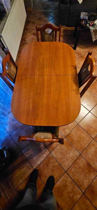Stół i 4 krzesła st.bardzo ładne nie porysowane bez dziur DK88 Gliwice