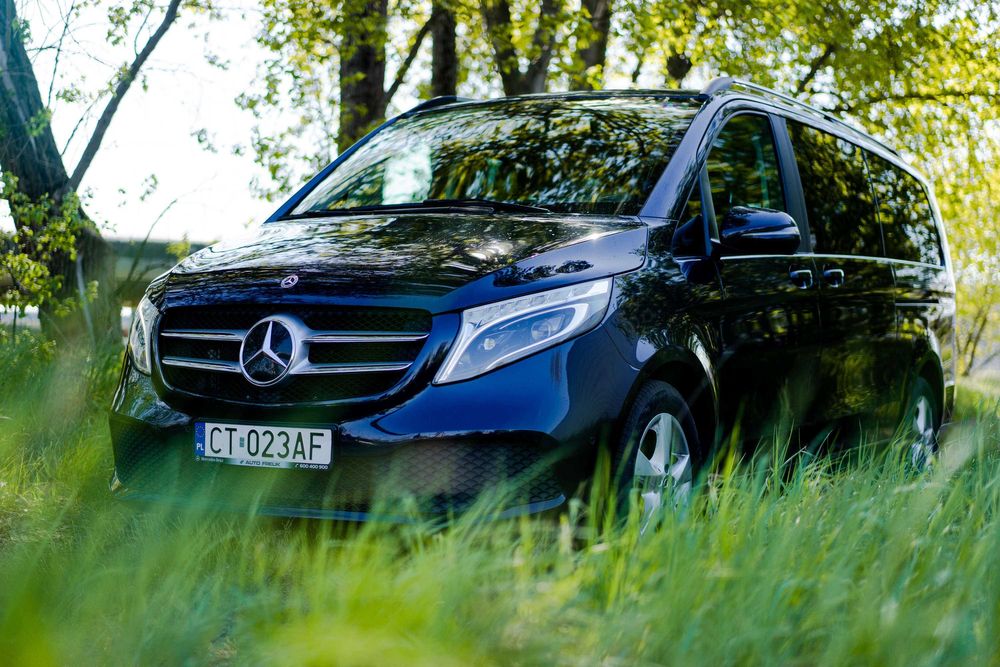 Wynajem busa Mercedes V-klasa bez kierowcy Toruń