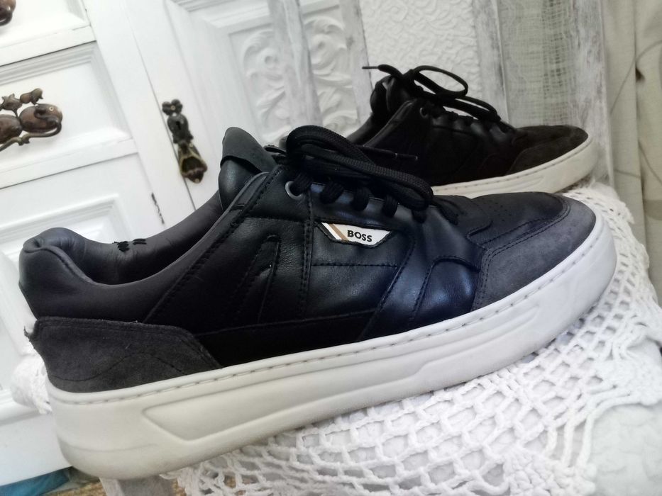 Hugo BOSS skórzane oryginalne sneakersy adidasy trampki męskie 42 buty