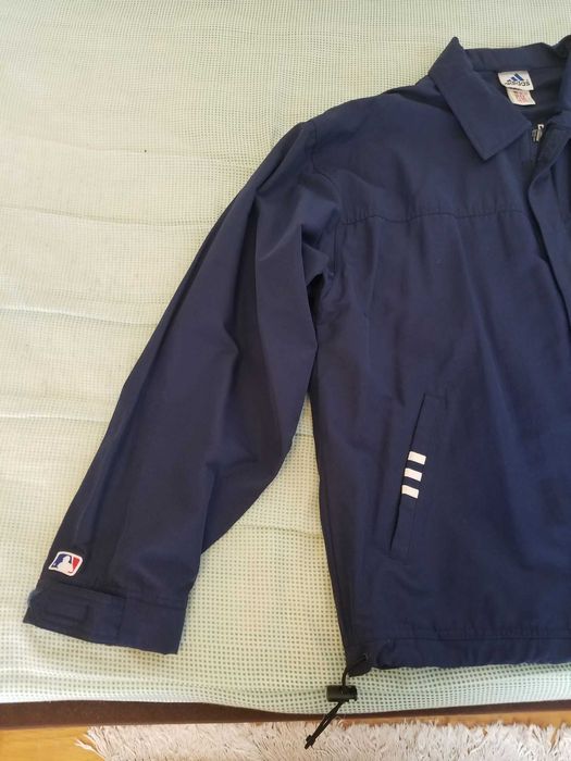 Casaco, com muito pouco uso,da ADIDAS, dos NEW YORK YANKEES, tamanho L