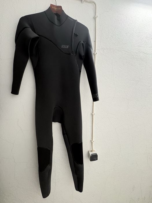 Fato de Surf DEEPLY 3/2 mm Tamanho S – Bom Estado