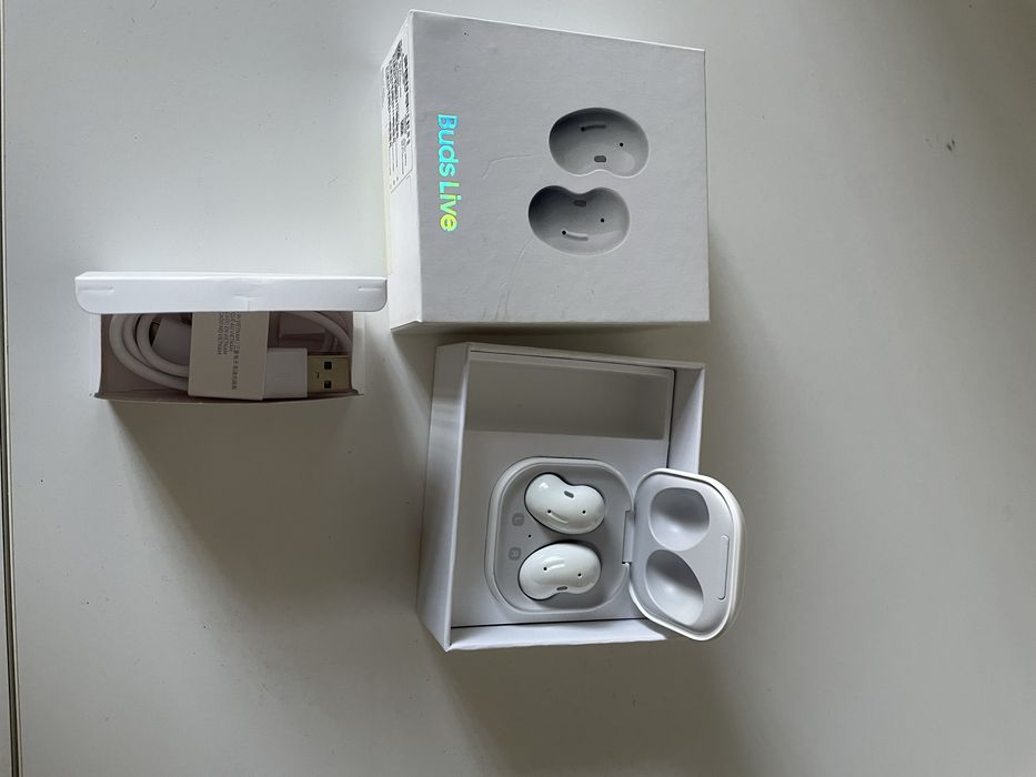 Galaxy Buds Live Auriculares Sem Fios Brancos