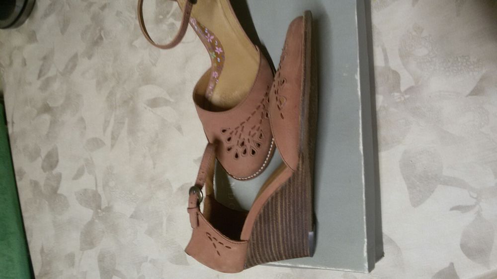 Продам туфли Clarks