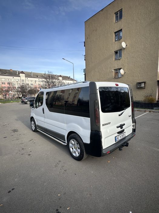 Продам (Renault Trafic)