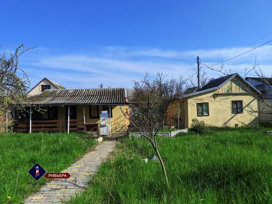 Продам участок с домиками в Затоке. Возможно использовать под бизнес.