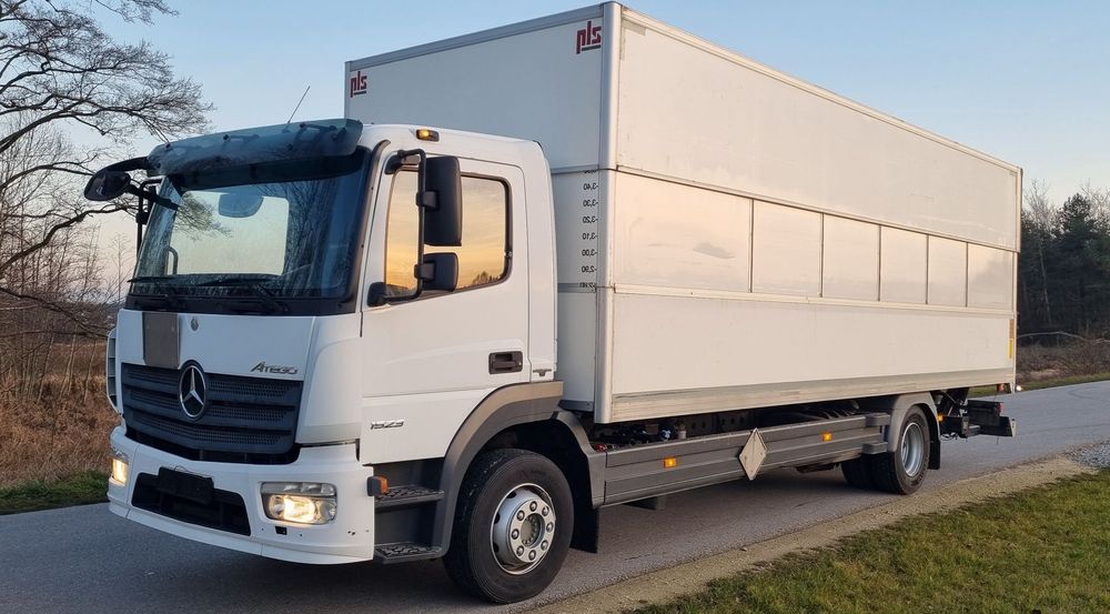 Mercedes-Benz 1523 1524 atego izoterma 4x2 kontener  Laweta rama do zabudowy