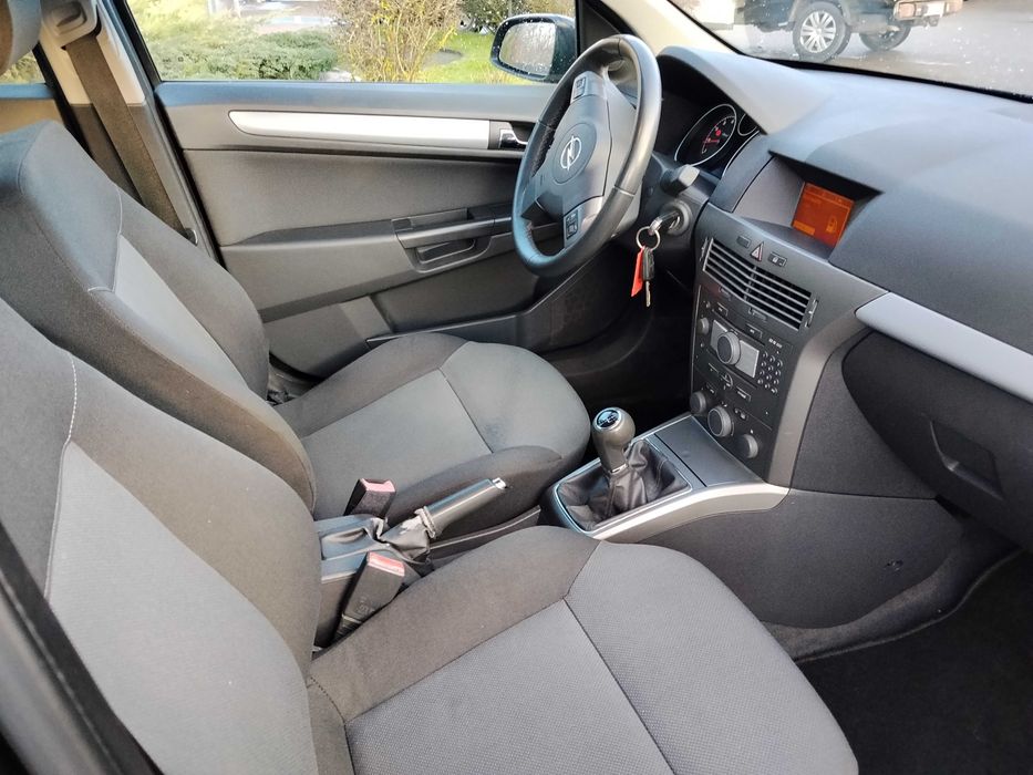 Opel ASTRA H 2006 rok niski przebieg import Niemcy Zarejestrowana w PL