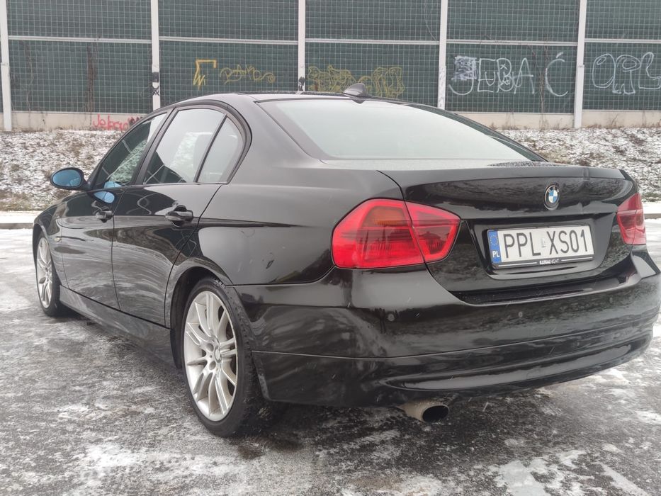 Bmw e90 320d 163km navi xenon pdc cupholdery